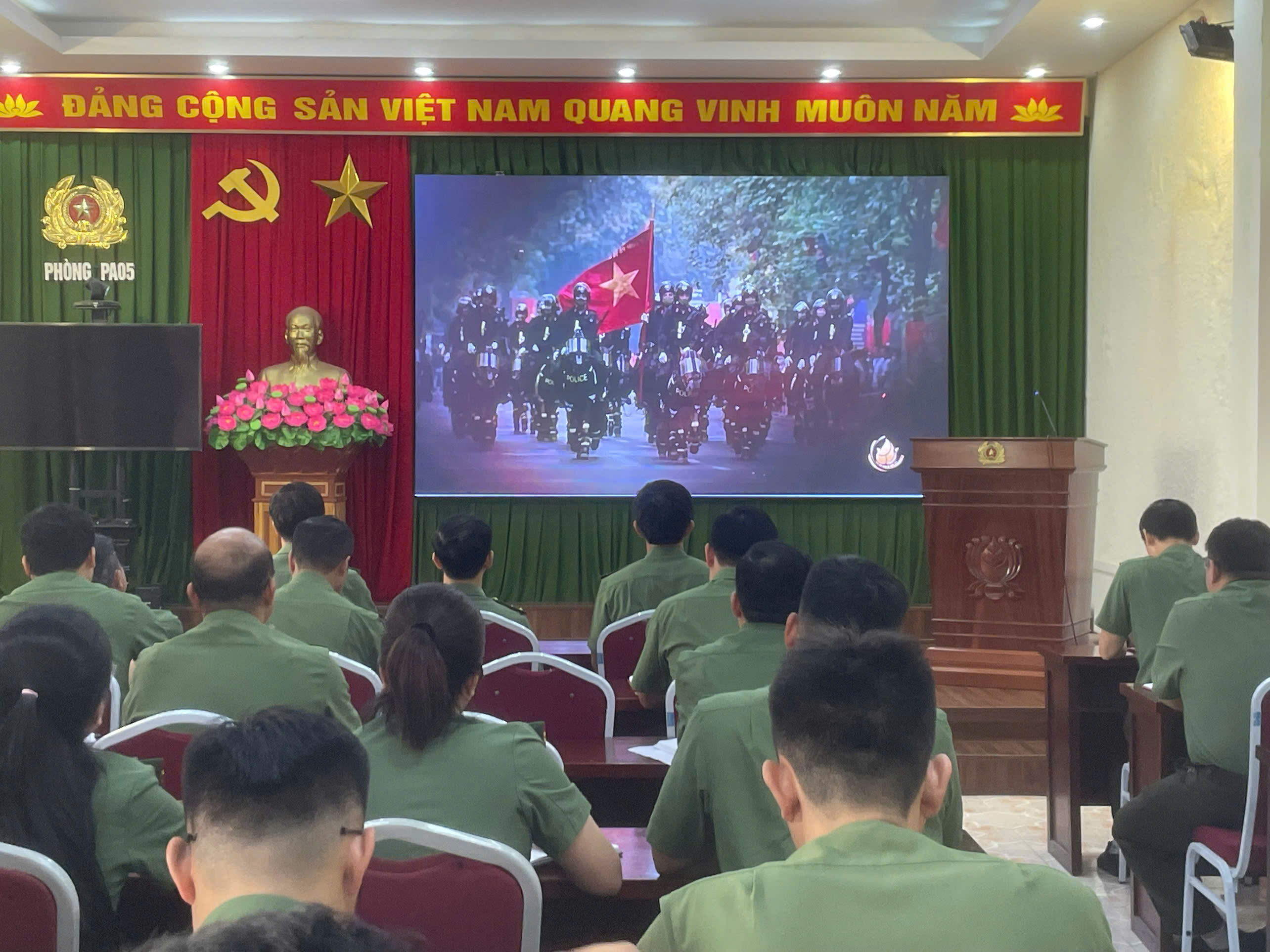 Phòng An ninh mạng và phòng, chống tội phạm sử dụng công nghệ cao: Đẩy mạnh sinh hoạt chính trị, tự hào 80 năm truyền thống CAND anh hùng